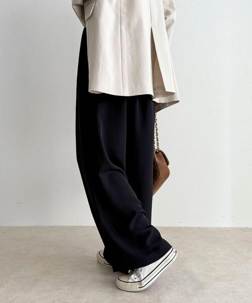 fredy emue（フレディエミュ）の「【ラクなのにきちんと見え】シャラリツイル イージーパンツ（その他パンツ・レディース・ブラウン/レモンイエロー/ブラック/ベージュ・36/38）」の5枚目の写真