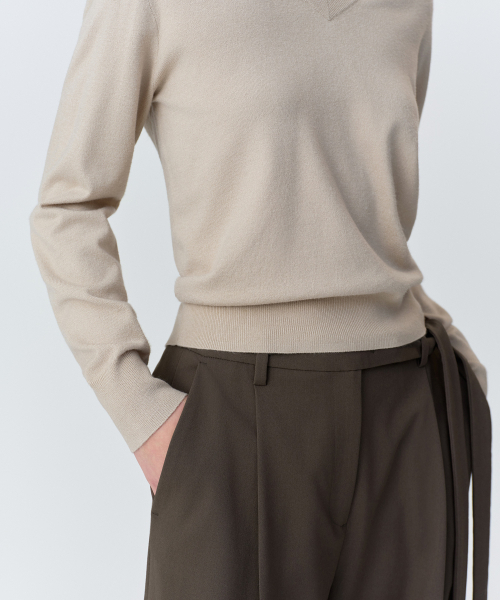 MUSINSA STANDARD WOMAN（ムシンサスタンダードウーマン）の「ウィメンズエッセンシャルVネックニット[グレイッシュベージュ]（ニット/セーター・レディース・その他・X-SMALL/SMALL/MEDIUM/LARGE）」の6枚目の写真