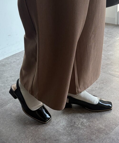 Chez toi（シェトワ）の「バックゴムパンプス（パンプス・レディース・シルバー/ブラック/ライトベージュ・MEDIUM/LARGE）」の5枚目の写真