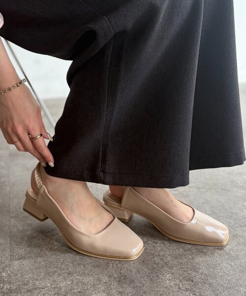 Chez toi（シェトワ）の「バックゴムパンプス（パンプス・レディース・シルバー/ブラック/ライトベージュ・MEDIUM/LARGE）」の7枚目の写真