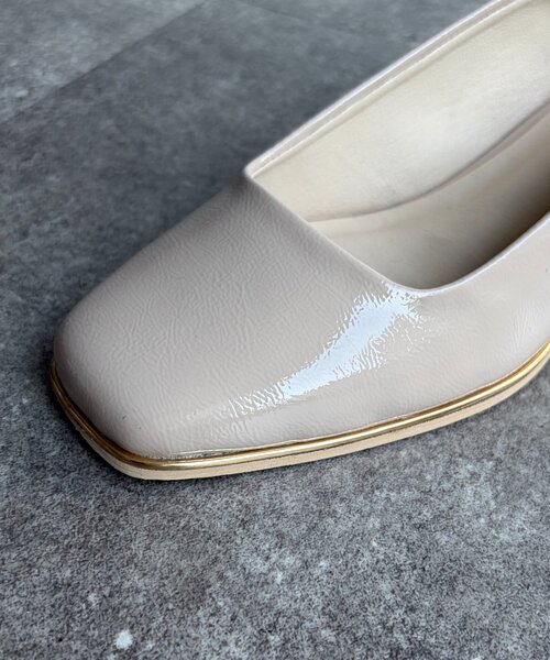 Chez toi（シェトワ）の「バックゴムパンプス（パンプス・レディース・シルバー/ブラック/ライトベージュ・MEDIUM/LARGE）」の9枚目の写真