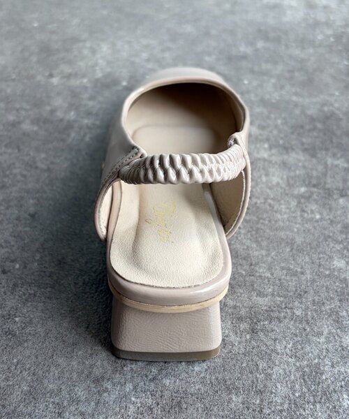 Chez toi（シェトワ）の「バックゴムパンプス（パンプス・レディース・シルバー/ブラック/ライトベージュ・MEDIUM/LARGE）」の12枚目の写真