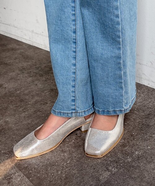 Chez toi（シェトワ）の「バックゴムパンプス（パンプス・レディース・シルバー/ブラック/ライトベージュ・MEDIUM/LARGE）」の13枚目の写真