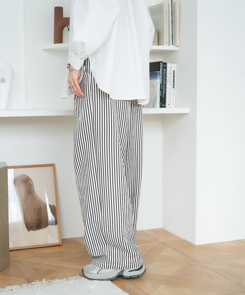 Remind me and forever（リマインドミーアンドフォーエバー）の「【M/Lサイズ展開】ストライプイージーパンツ（その他パンツ・レディース・ネイビー/マスタード/ブラック・LARGE/MEDIUM）」の21枚目の写真