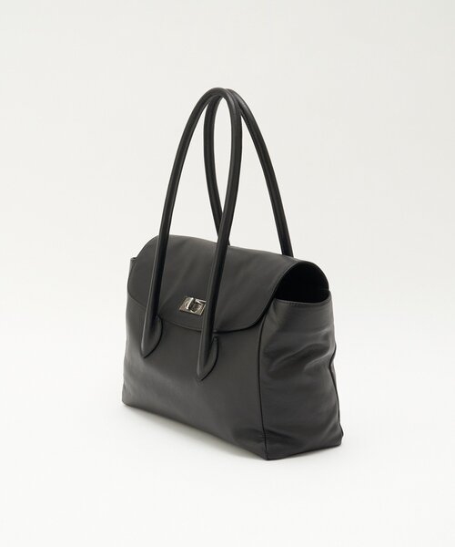 russet（ラシット）の「《@__serako.r__企画》ソフトレザーフラップトートバッグ（トートバッグ・レディース・ブラック・FREE）」の3枚目の写真