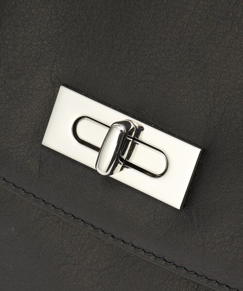 russet（ラシット）の「《@__serako.r__企画》ソフトレザーフラップトートバッグ（トートバッグ・レディース・ブラック・FREE）」の9枚目の写真