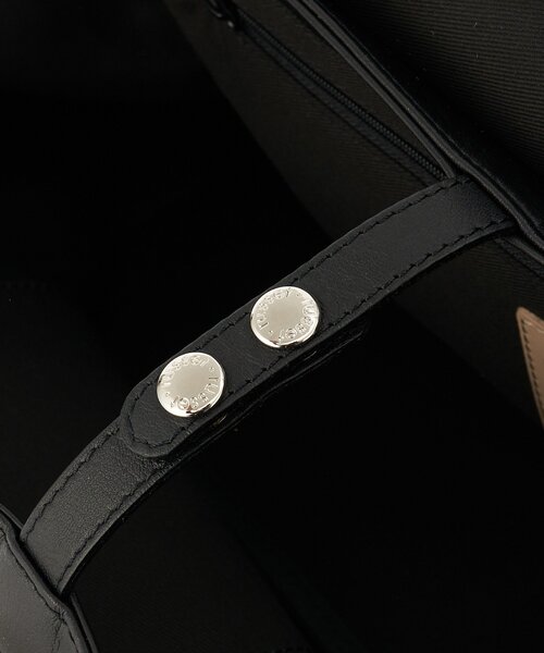 russet（ラシット）の「《@__serako.r__企画》ソフトレザーフラップトートバッグ（トートバッグ・レディース・ブラック・FREE）」の11枚目の写真