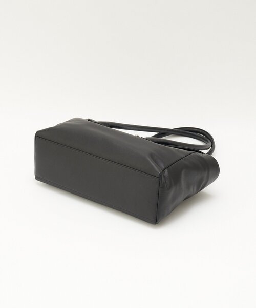 russet（ラシット）の「《@__serako.r__企画》ソフトレザーフラップトートバッグ（トートバッグ・レディース・ブラック・FREE）」の16枚目の写真