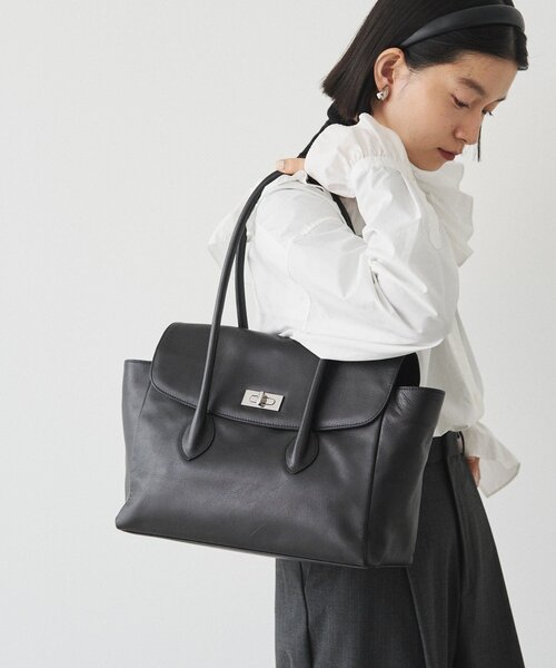 russet（ラシット）の「《@__serako.r__企画》ソフトレザーフラップトートバッグ（トートバッグ・レディース・ブラック・FREE）」の17枚目の写真