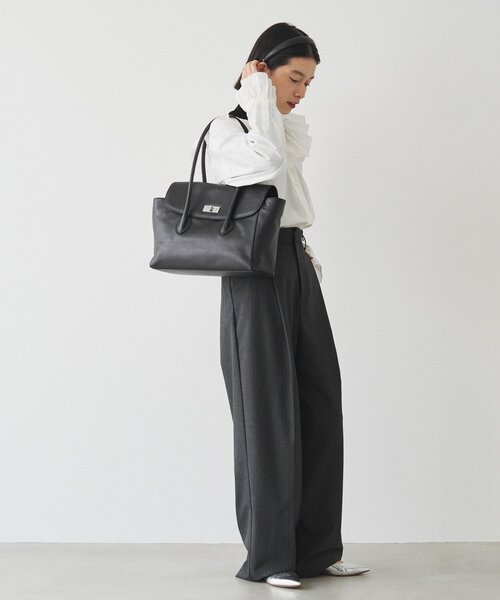 russet（ラシット）の「《@__serako.r__企画》ソフトレザーフラップトートバッグ（トートバッグ・レディース・ブラック・FREE）」の18枚目の写真