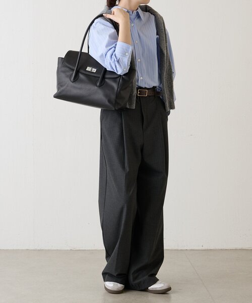 russet（ラシット）の「《@__serako.r__企画》ソフトレザーフラップトートバッグ（トートバッグ・レディース・ブラック・FREE）」の22枚目の写真