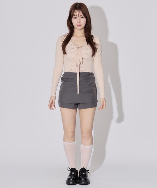 ALLuRing ChaRm（アリュリングチャーム）の「Lace-up Slim Fit Tops / レースアップスリムフィットトップス（シャツ/ブラウス・レディース・ピンクベージュ/ブラック・FREE）」の6枚目の写真