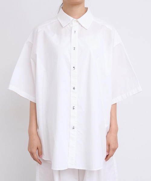 I am I in fact...(アイアムアイインファクト)の「_SUSIE SHIRT(シャツ/ブラウス・レディース・ホワイト/ブラック/サックスブルー・FREE)」の14枚目の写真