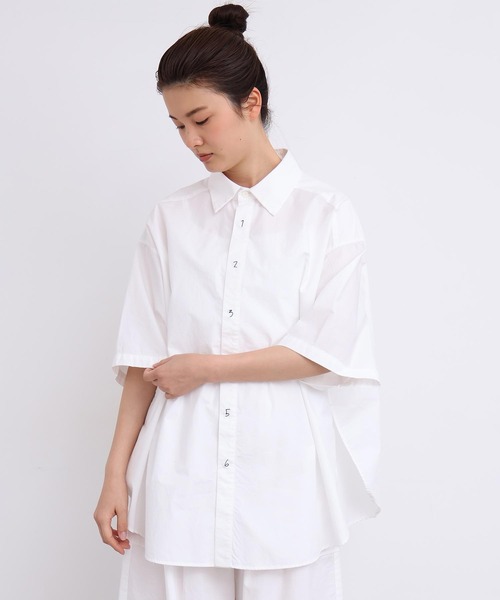 I am I in fact...(アイアムアイインファクト)の「SUSIE SHIRT(シャツ/ブラウス・レディース・ホワイト/ブラック/サックスブルー・FREE)」の22枚目の写真