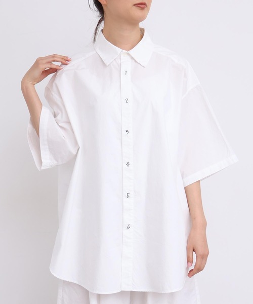 I am I in fact...(アイアムアイインファクト)の「_SUSIE SHIRT(シャツ/ブラウス・レディース・ホワイト/ブラック/サックスブルー・FREE)」の22枚目の写真