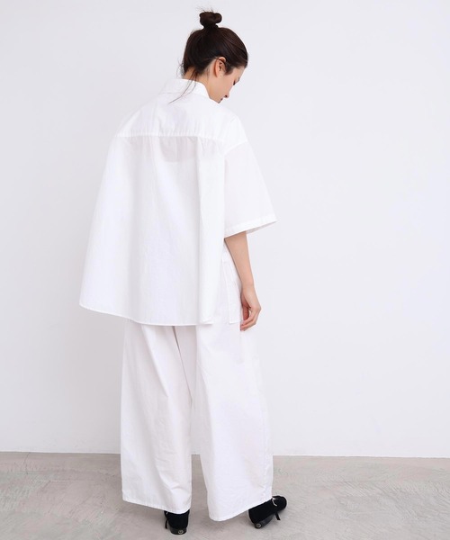 I am I in fact...(アイアムアイインファクト)の「SUSIE SHIRT(シャツ/ブラウス・レディース・ホワイト/ブラック/サックスブルー・FREE)」の5枚目の写真