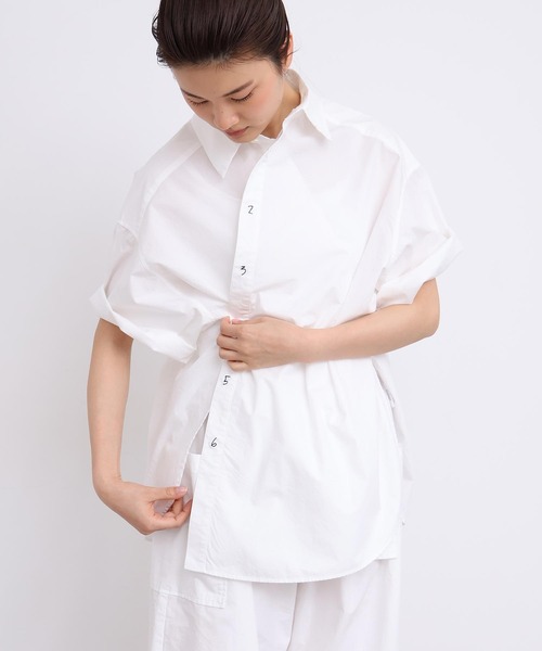 I am I in fact...(アイアムアイインファクト)の「SUSIE SHIRT(シャツ/ブラウス・レディース・ホワイト/ブラック/サックスブルー・FREE)」の12枚目の写真