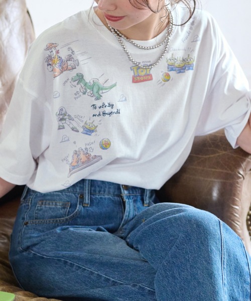 Disney(ディズニー)の「<Disney>【トイストーリー】綿混素材ゆるっとTシャツ(Tシャツ/カットソー・レディース・オフホワイト・X-LARGE/LARGE/MEDIUM/XX-LARGE)」の3枚目の写真