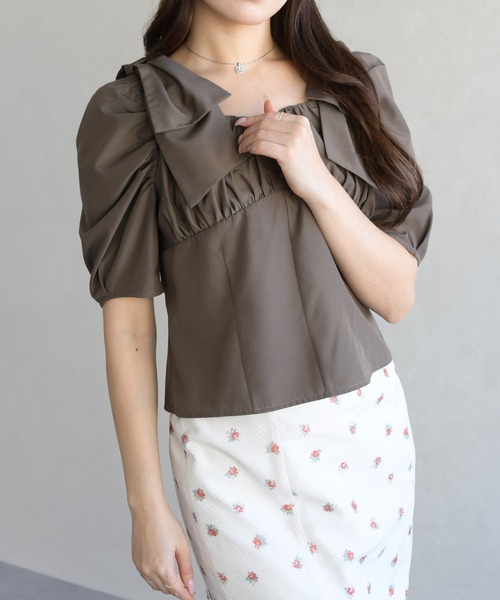 31 Sons de mode(トランテアン ソン ドゥ モード)の「2026春夏新作 5分袖肩リボンブラウス(シャツ/ブラウス・レディース・ブラウン/イエロー/オフホワイト・フリ-)」の18枚目の写真