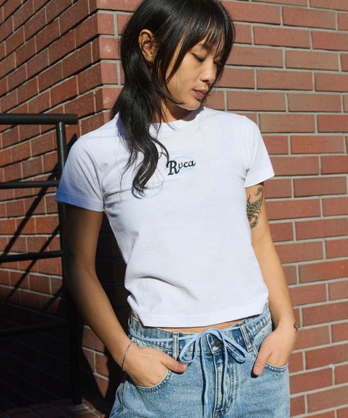 RVCA(ルーカ)の「RVCA ウィメンズ CORRAL SS BABY TEE Tシャツ 【2026年春夏モデル】(Tシャツ/カットソー・レディース・ブラック/ブラック系その他2/ホワイト・MEDIUM/SMALL/LARGE)」の7枚目の写真