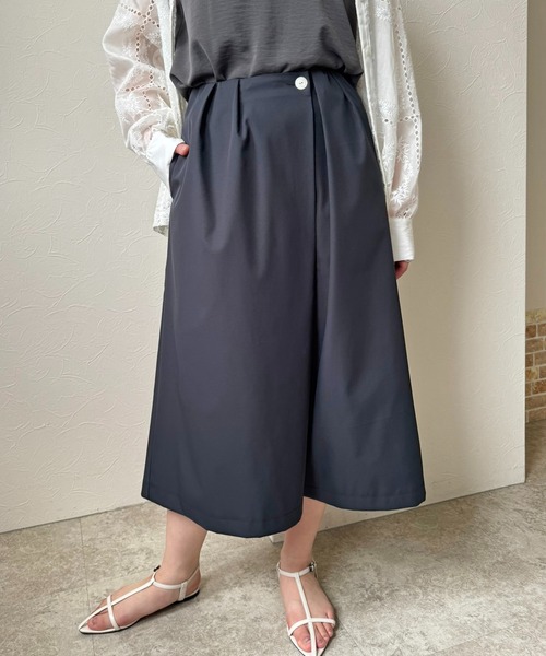 LHELBIE(レルビエ)の「ガウチョパンツ(その他パンツ・レディース・パープル/ブラック/キャメル・M)」の2枚目の写真