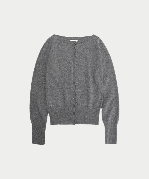 YEARNING(イヤニング)の「ESSENTIAL MERINO WOOL BOAT NECK CARDIGAN, GREY(カーディガン/ボレロ・レディース・その他・FREE)」の2枚目の写真