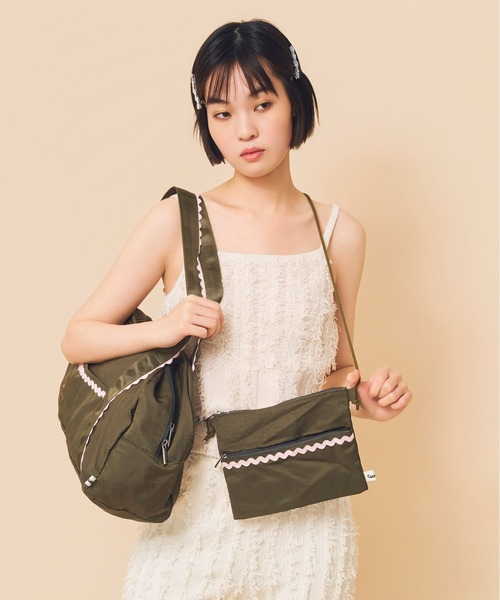 Casselini（キャセリーニ）の「Casselini(キャセリーニ)トラベルバッグ（ボストンバッグ・レディース・ブラウン/ブラック/カーキ・FREE）」の10枚目の写真