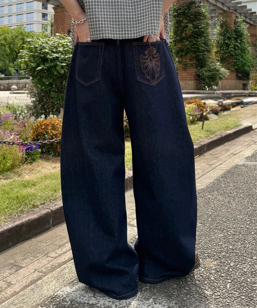 ADAMASTE(アダマスト)の「Button-fly Wide Curve Denim - ボタンフライワイドカーブデニム(デニムパンツ・メンズ・ブラック/インディゴブルー・MEDIUM/LARGE)」の5枚目の写真