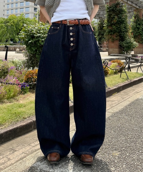 ADAMASTE(アダマスト)の「Button-fly Wide Curve Denim - ボタンフライワイドカーブデニム(デニムパンツ・メンズ・ブラック/インディゴブルー・MEDIUM/LARGE)」の3枚目の写真