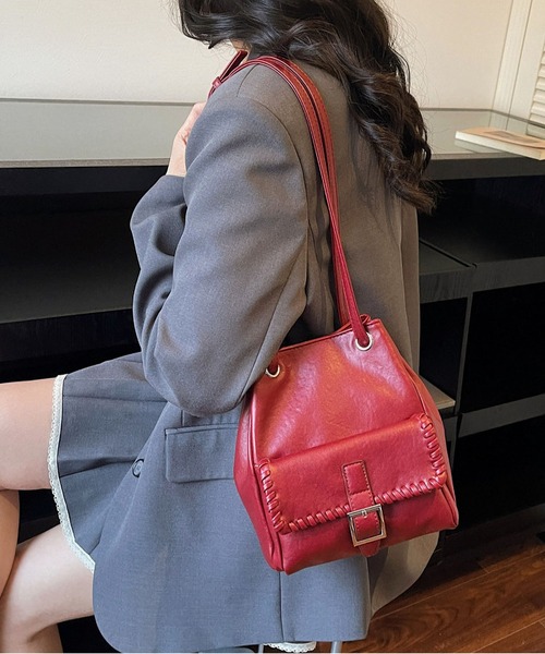 LA VORAGINE(ラ ヴォラジネ)の「アウトポケット2wayショルダーバッグ(ショルダーバッグ・レディース・ブラック/レッド/ブルー/アイボリー・FREE)」の4枚目の写真