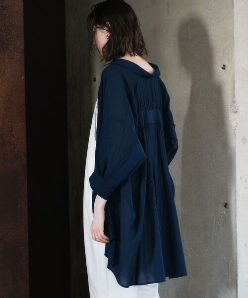 Editt by YECCA VECCA（エディットバイイェッカヴェッカ）の「リブMIXシアーオーバーシャツ（シャツ/ブラウス・レディース・ブラック/ダークベージュ/ダークグリーン・FREE）」の7枚目の写真