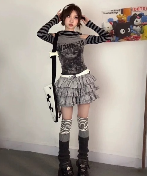 Alvia(アルビア)の「ミニスカート インナーパンツ付(スカート・レディース・グレー・M)」の6枚目の写真
