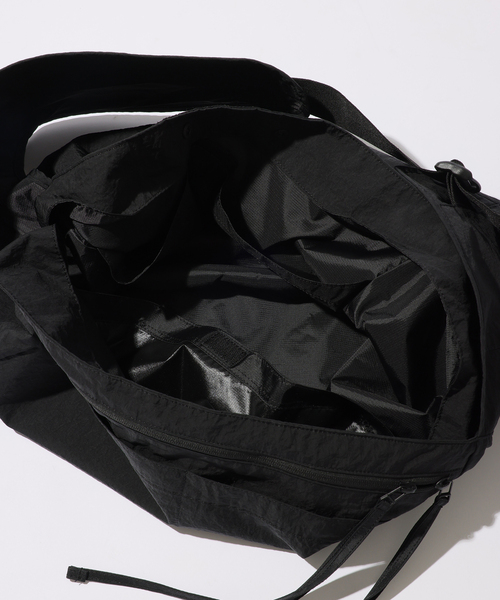 BAICYCLON by Bagjack(バイシクロン バイ バグジャック)の「BAICYCLON by bagjack 別注 ビッグショルダーバッグ + キーチェーン(ショルダーバッグ・メンズ・ブラック・FREE)」の3枚目の写真