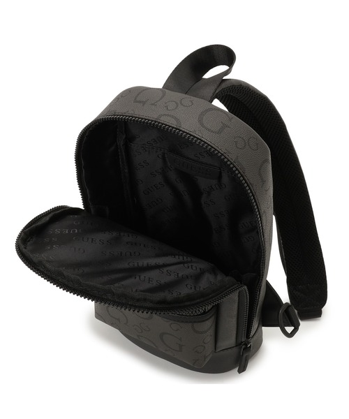 Guess(ゲス)の「INSIGNIA Sling Backpack ボディバッグ メンズバッグ(ボディバッグ/ウエストポーチ・メンズ・ダークグレー・ONE SIZE)」の10枚目の写真