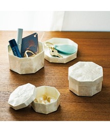 Kraso（クラソ）の「ａｍ＆ｂｅ　天然素材の味わいが魅力　カピスシェルの小物入れ３個セット（収納グッズ）」