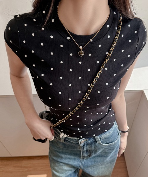 REMUR(レミュール)の「ドット柄ショートスリーブTシャツ(Tシャツ/カットソー・レディース・ブラック/オフホワイト/グレー・FREE)」の4枚目の写真