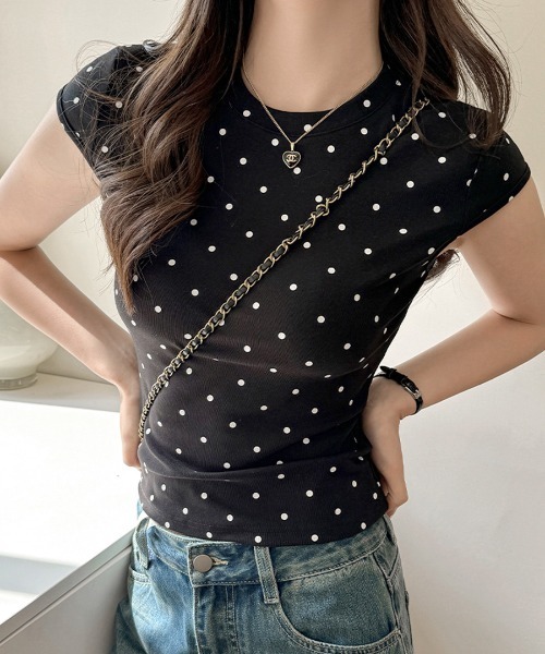 REMUR(レミュール)の「ドット柄ショートスリーブTシャツ(Tシャツ/カットソー・レディース・ブラック/オフホワイト/グレー・FREE)」の5枚目の写真