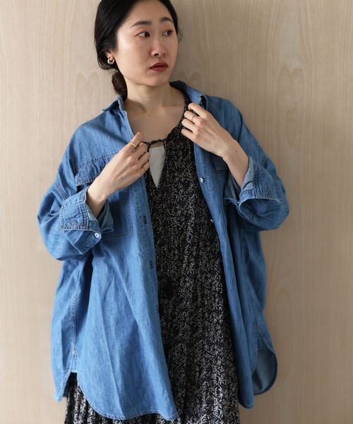 le.coeur blanc(ルクールブラン)の「Healthy DENIM Almond(シャツ/ブラウス・レディース・ブルー・38)」の3枚目の写真