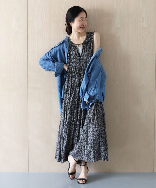 le.coeur blanc(ルクールブラン)の「Healthy DENIM Almond(シャツ/ブラウス・レディース・ブルー・38)」の6枚目の写真