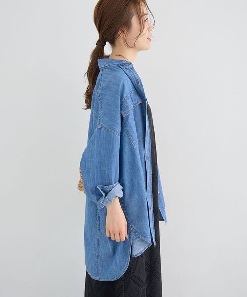 le.coeur blanc(ルクールブラン)の「Healthy DENIM Almond(シャツ/ブラウス・レディース・ブルー・38)」の10枚目の写真