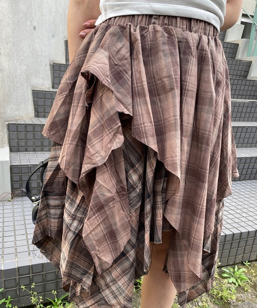 ROGER AND RAW(ロジャーアンドロウ)の「ヴィンテージ風 アシメティアード チェックスカート(スカート・レディース・ブラック/ブラウン・FREE)」の11枚目の写真