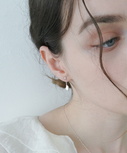 OVERGREY(オーバー グレイ)の「Mirror Piece Earrings(ピアス(両耳用)・レディース・その他・FREE)」の2枚目の写真