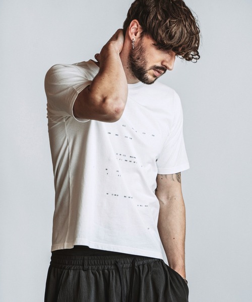 NO ID.(ノーアイディ)の「【NO ID.】Binary Number Print T-Shirt / バイナリー ナンバー プリント Tシャツ(Tシャツ/カットソー・メンズ・ブラック/ホワイト・2/1)」の8枚目の写真