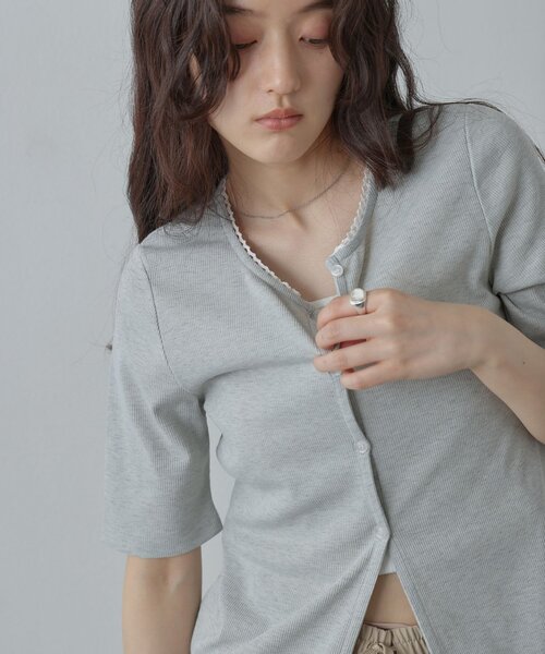 COLONY 2139(コロニートゥーワンスリーナイン)の「ミニレースカーディガン(Tシャツ/カットソー・レディース・グレー/ブラック/アイボリー・FREE)」の3枚目の写真
