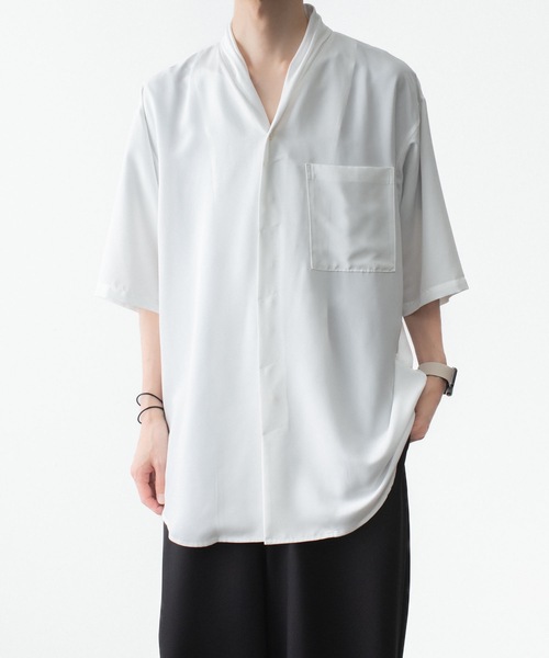 ato(アトウ)の「DRAPE COLLAR SHIRT(シャツ/ブラウス・メンズ・ブラック/ネイビー/ホワイト・44/46/48)」の2枚目の写真