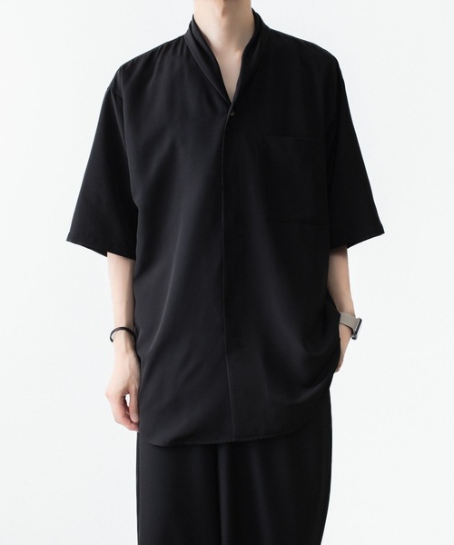 ato(アトウ)の「DRAPE COLLAR SHIRT(シャツ/ブラウス・メンズ・ブラック/ネイビー/ホワイト・44/46/48)」の1枚目の写真