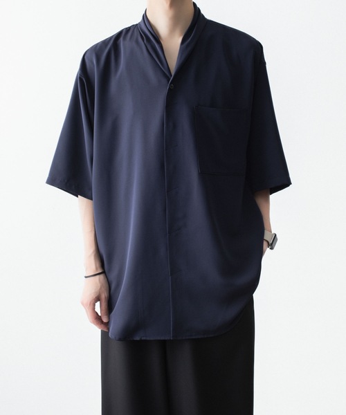 ato(アトウ)の「DRAPE COLLAR SHIRT(シャツ/ブラウス・メンズ・ブラック/ネイビー/ホワイト・44/46/48)」の10枚目の写真