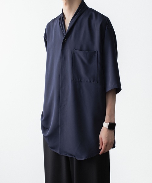 ato(アトウ)の「DRAPE COLLAR SHIRT(シャツ/ブラウス・メンズ・ブラック/ネイビー/ホワイト・44/46/48)」の9枚目の写真