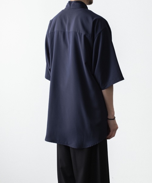 ato(アトウ)の「DRAPE COLLAR SHIRT(シャツ/ブラウス・メンズ・ブラック/ネイビー/ホワイト・44/46/48)」の6枚目の写真