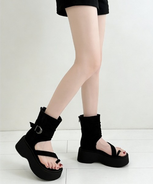 Vipoa(ヴィポア)の「Volume sole boots sandal(サンダル・レディース・ブラック/ベージュ・LARGE/MEDIUM/SMALL)」の6枚目の写真